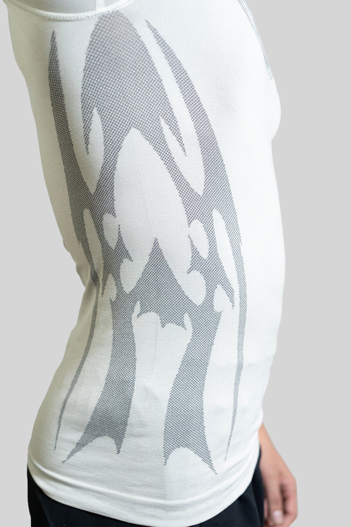 SHAARKX RAVEN SEAMLESS TSHIRT - ICE GREY