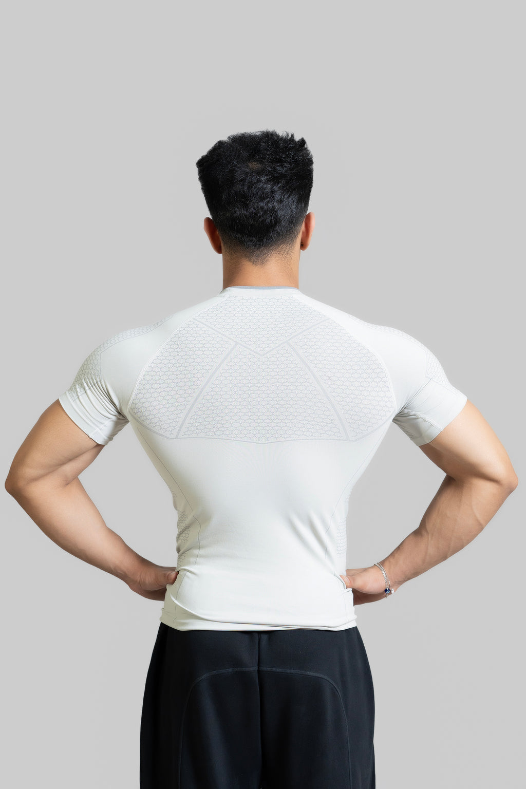 SHAARKX PHANTOM 2.0 SEAMLESS T-SHIRT - OFF WHITE