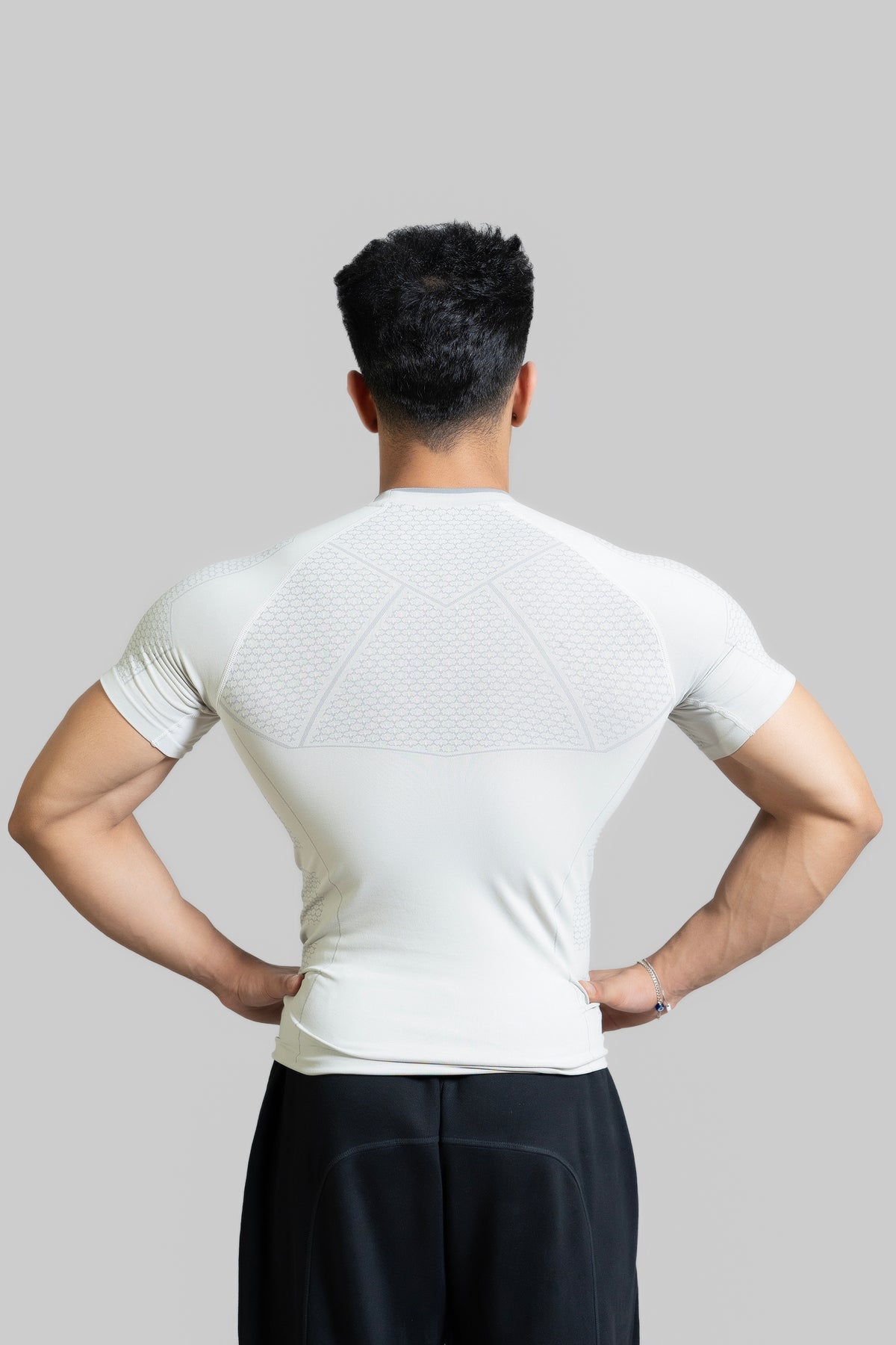 SHAARKX PHANTOM 2.0 SEAMLESS T-SHIRT - OFF WHITE