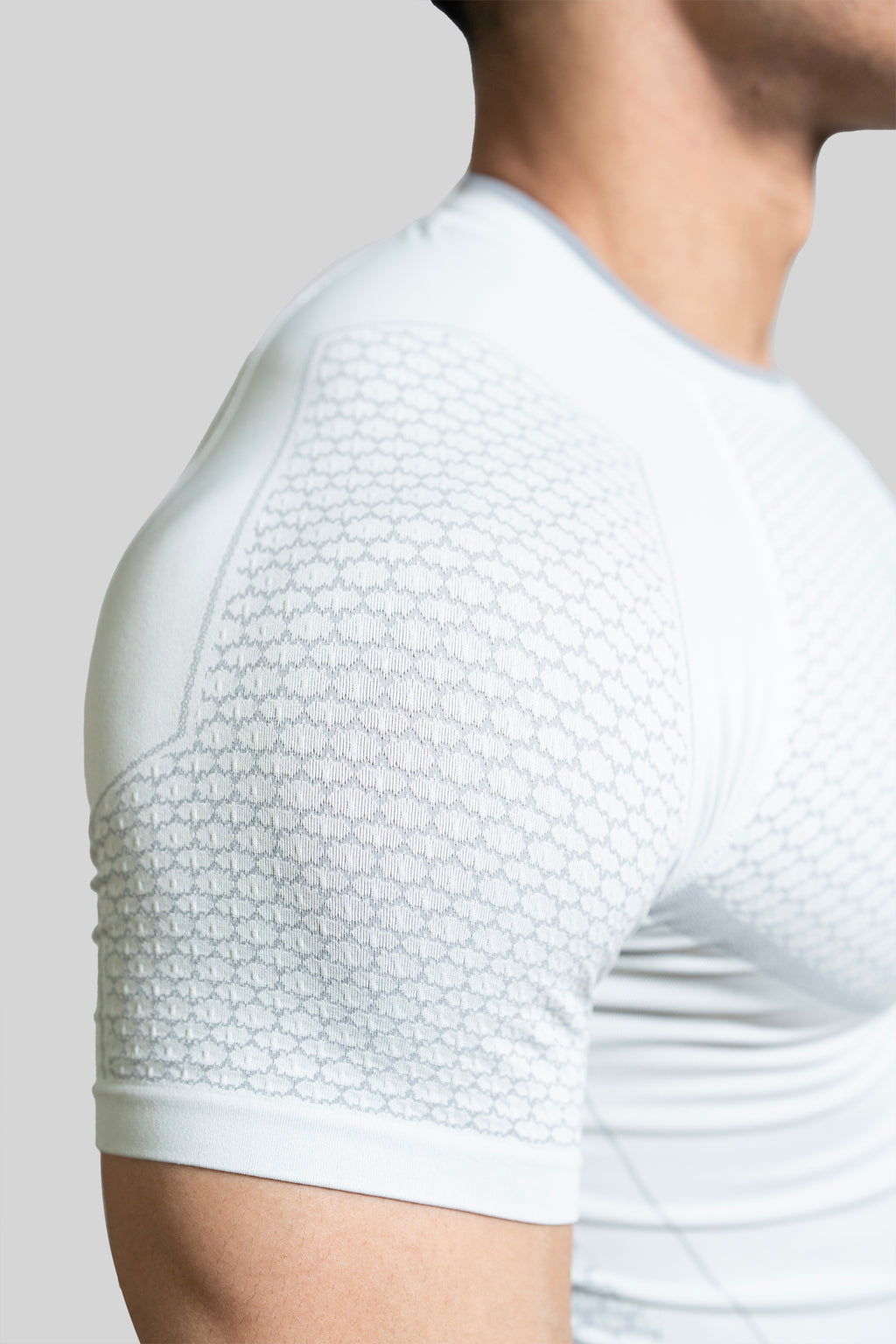 SHAARKX PHANTOM 2.0 SEAMLESS T-SHIRT - OFF WHITE