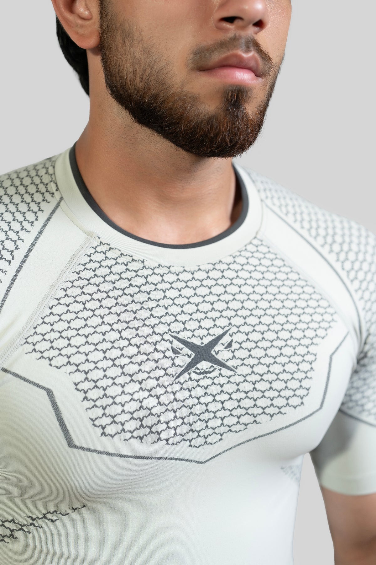 TITAN SEAMLESS T-SHIRT - STONE WHITE