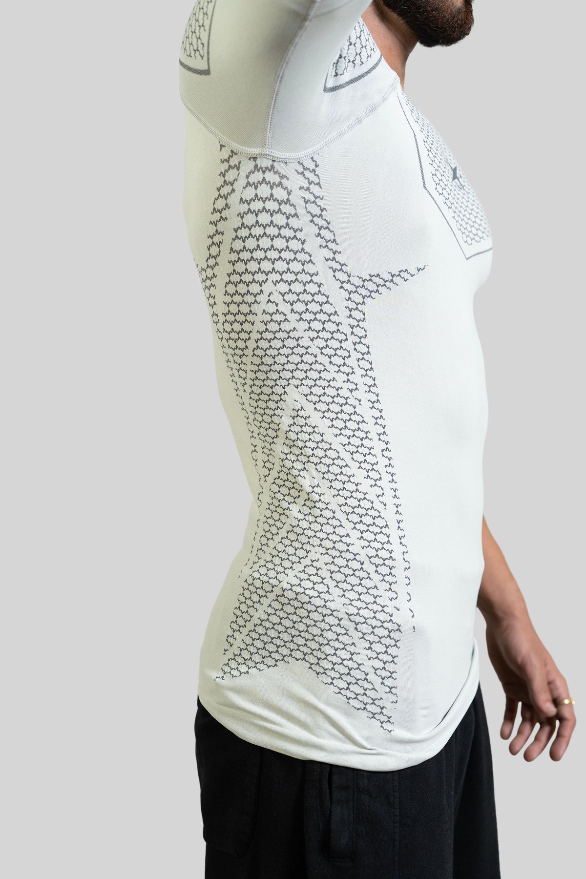 TITAN SEAMLESS T-SHIRT - STONE WHITE