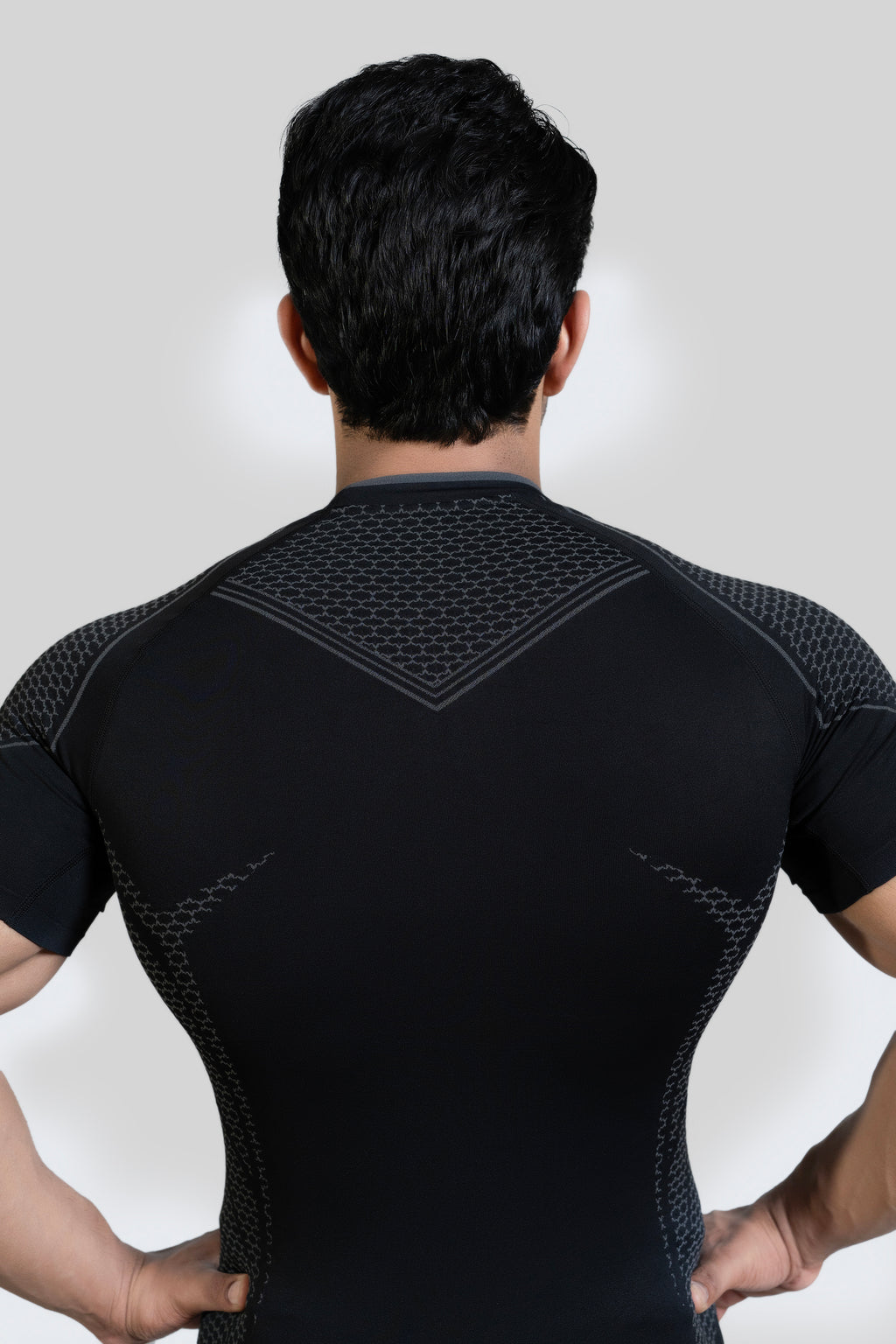 SHAARKX TITAN SEAMLESS T-SHIRT - GUN METAL GREY