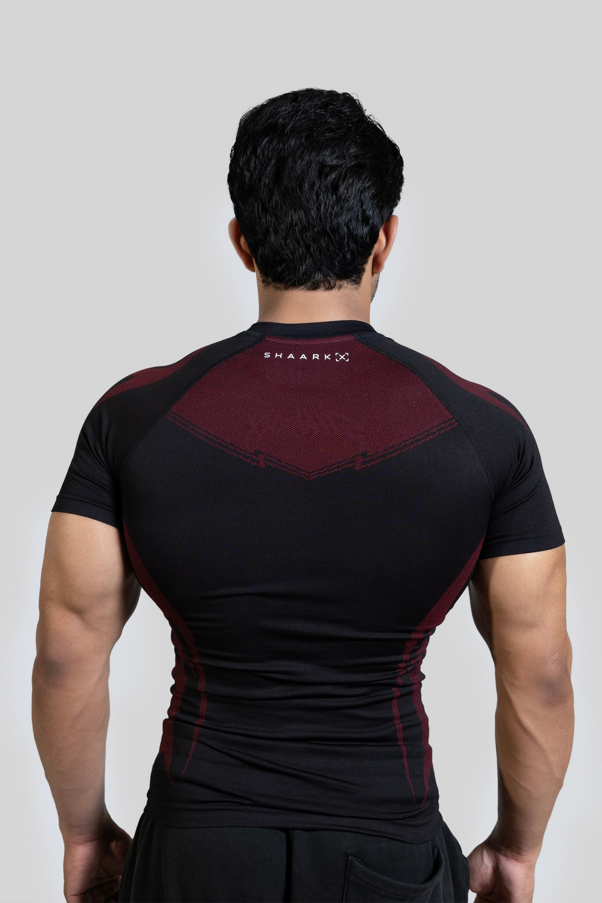 SHAARKX RAVEN SEAMLESS TSHIRT - BLOOD RED