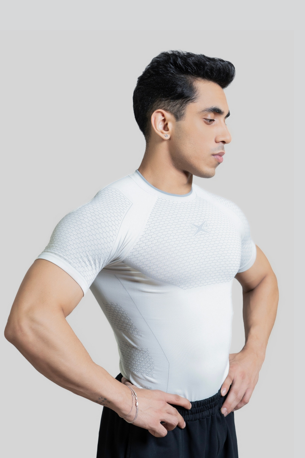 SHAARKX PHANTOM 2.0 SEAMLESS T-SHIRT - OFF WHITE